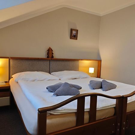 Hotel Stary Mlyn เยเซนิค ภายนอก รูปภาพ
