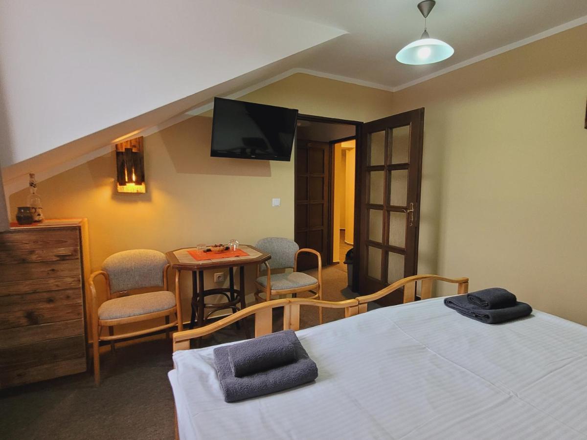Hotel Stary Mlyn เยเซนิค ภายนอก รูปภาพ