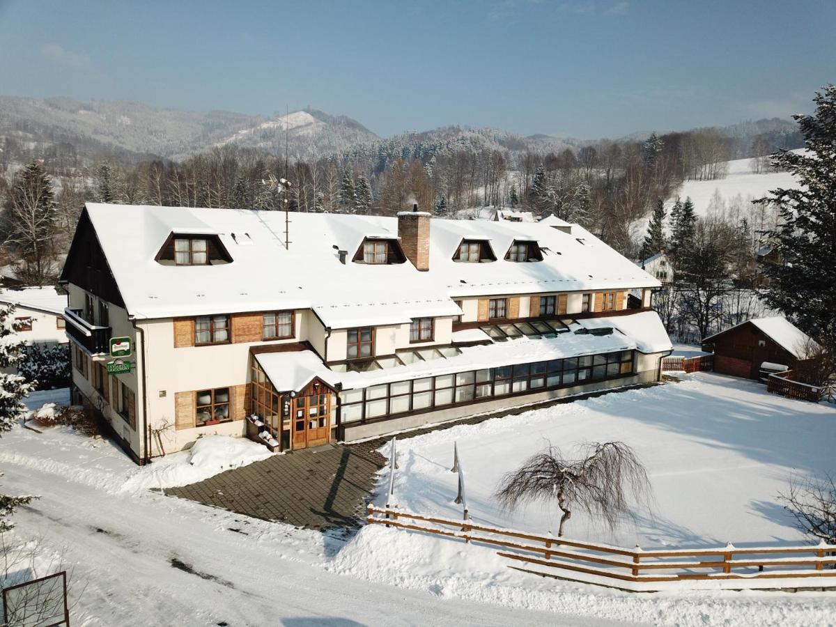 Hotel Stary Mlyn เยเซนิค ภายนอก รูปภาพ