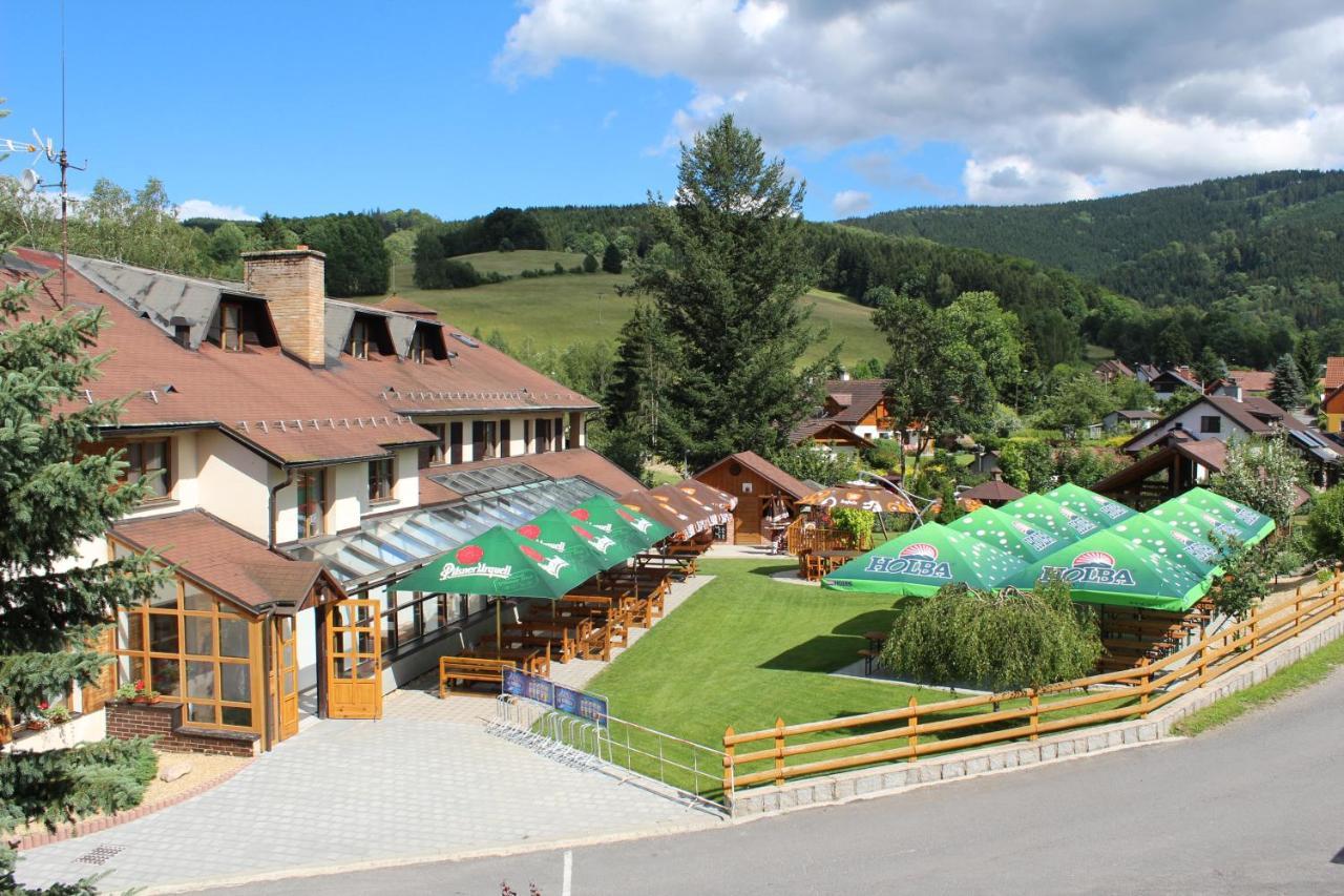 Hotel Stary Mlyn เยเซนิค ภายนอก รูปภาพ