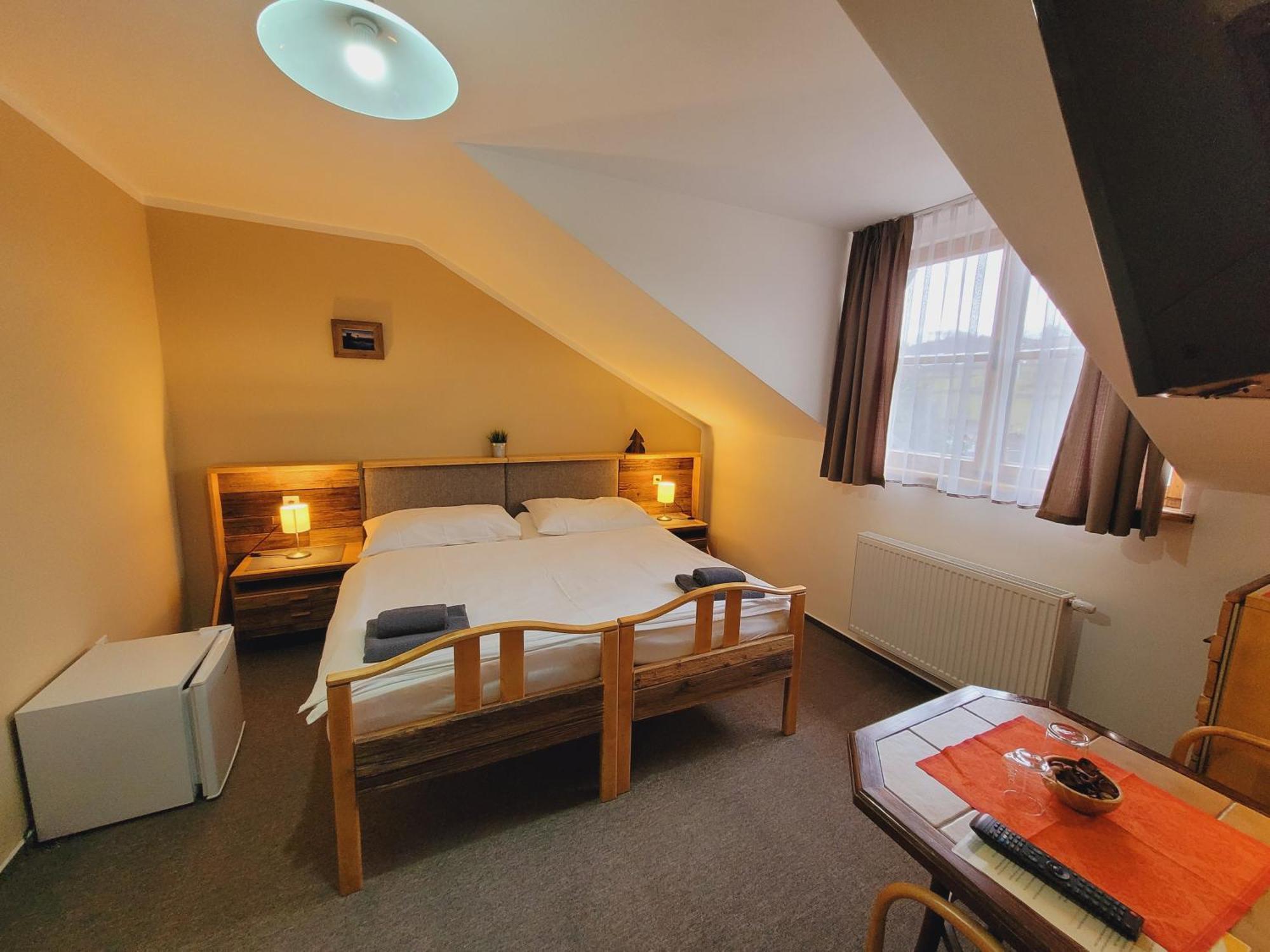 Hotel Stary Mlyn เยเซนิค ภายนอก รูปภาพ